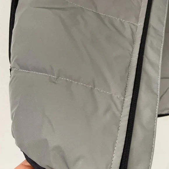 Gap Fit vest size L - Picture 6 of 6